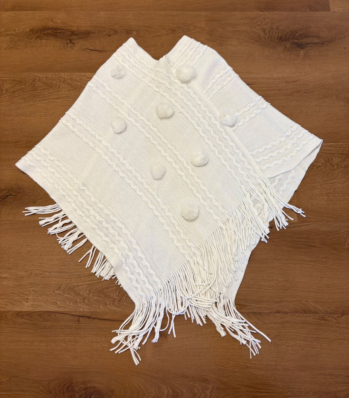 Maglioni & Felpe: Neu Damen Poncho / Pullover – Nuovo (secondo la descrizione) da Embrach venduto da Bdennis