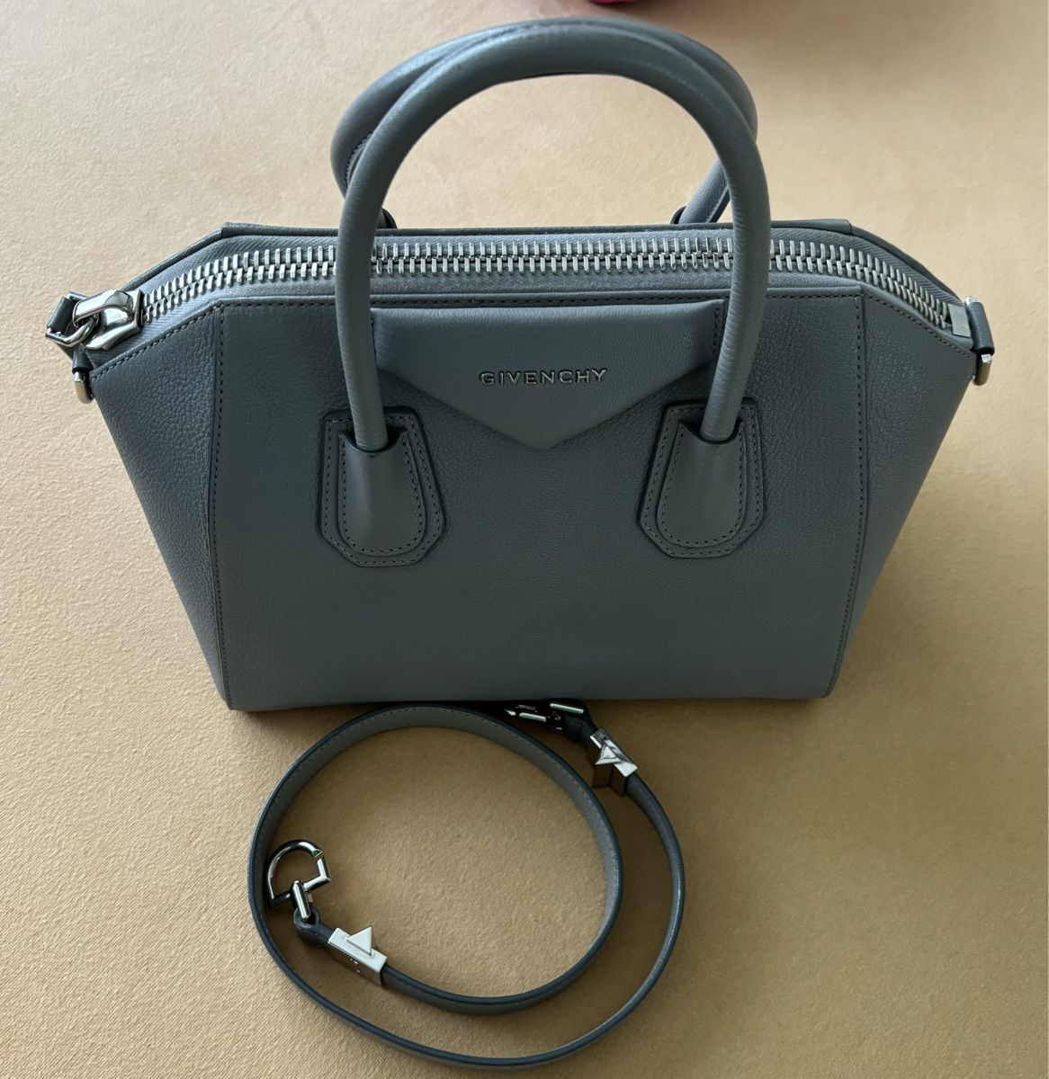 Givenchy Borse da donna: Givenchy Antigona Tasche – Usato da Zollikerberg venduto da Jvac2 2