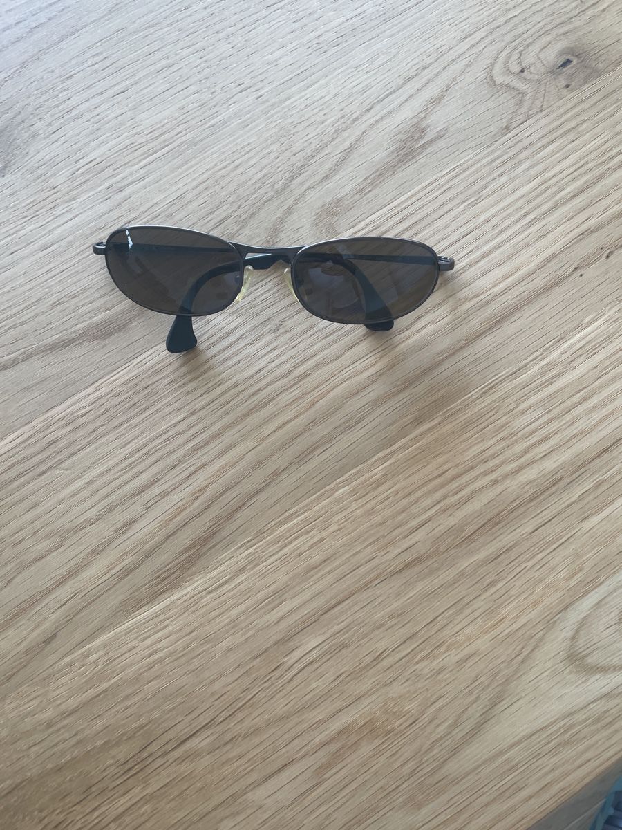 Occhiali & Lenti: Schicke Sonnenbrille mit dunklen Glaesern, Retro! – Nuovo (secondo la descrizione) da Bellach venduto da Kirtap21