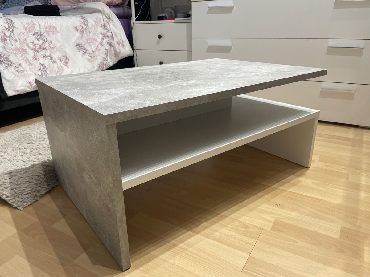 Tavoli: Moderner Couchtisch/Salontisch Beton-Optik mit Ablagefach – Usato da Oensingen venduto da marijadavide 2