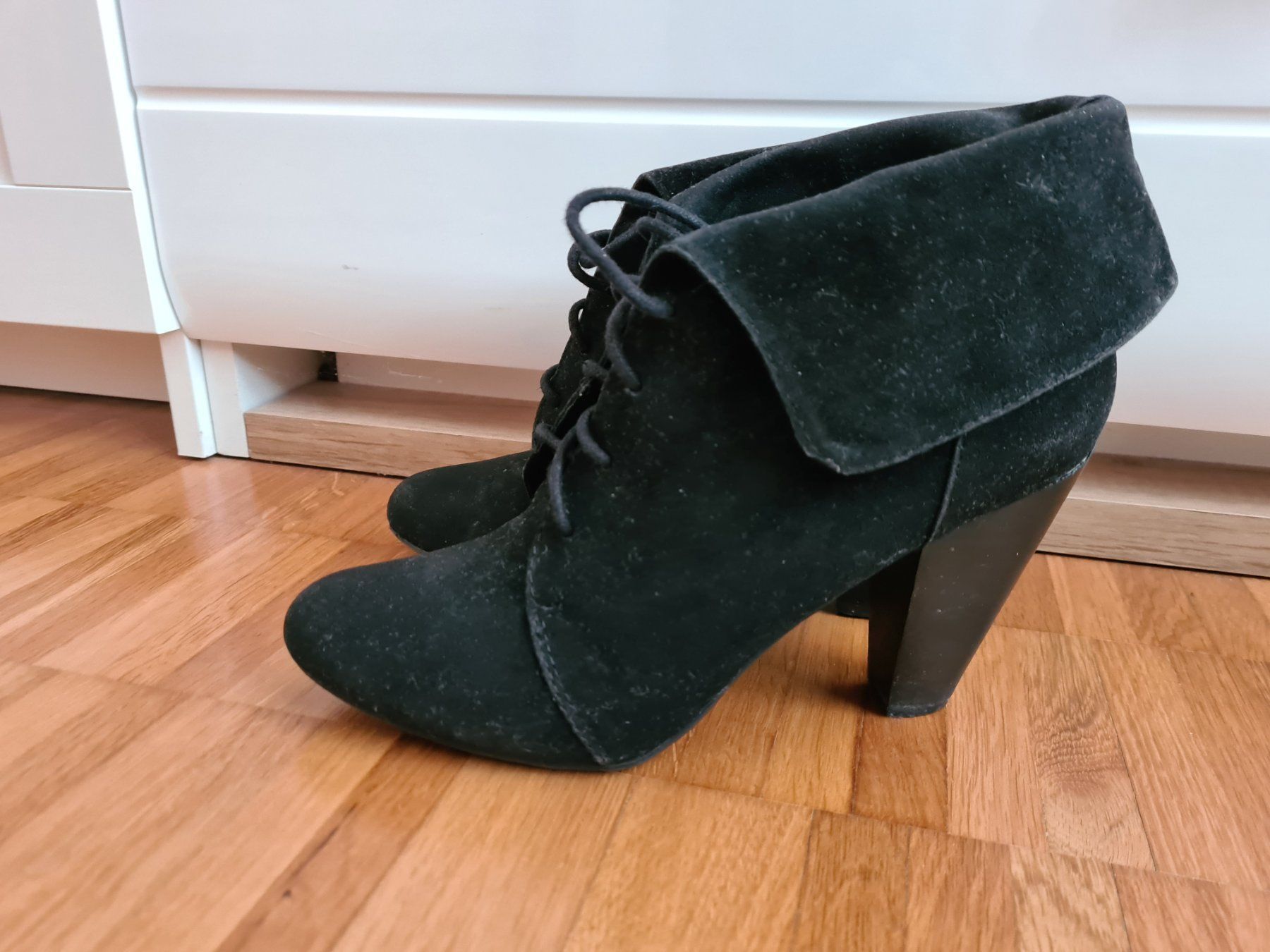 Zara Scarpe da donna: ZARA Stiefeletten Gr. 39 – Usato da Jona venduto da Good_luck_ 1