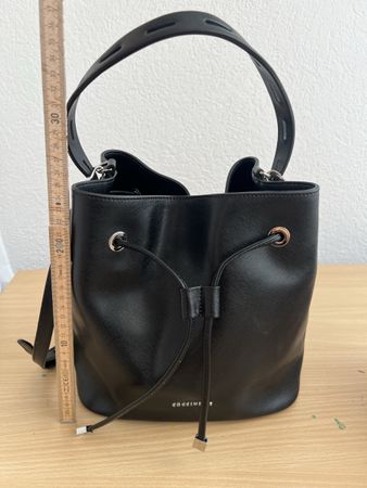 Coccinelle Beuteltasche schwarz Leder guter Zustand