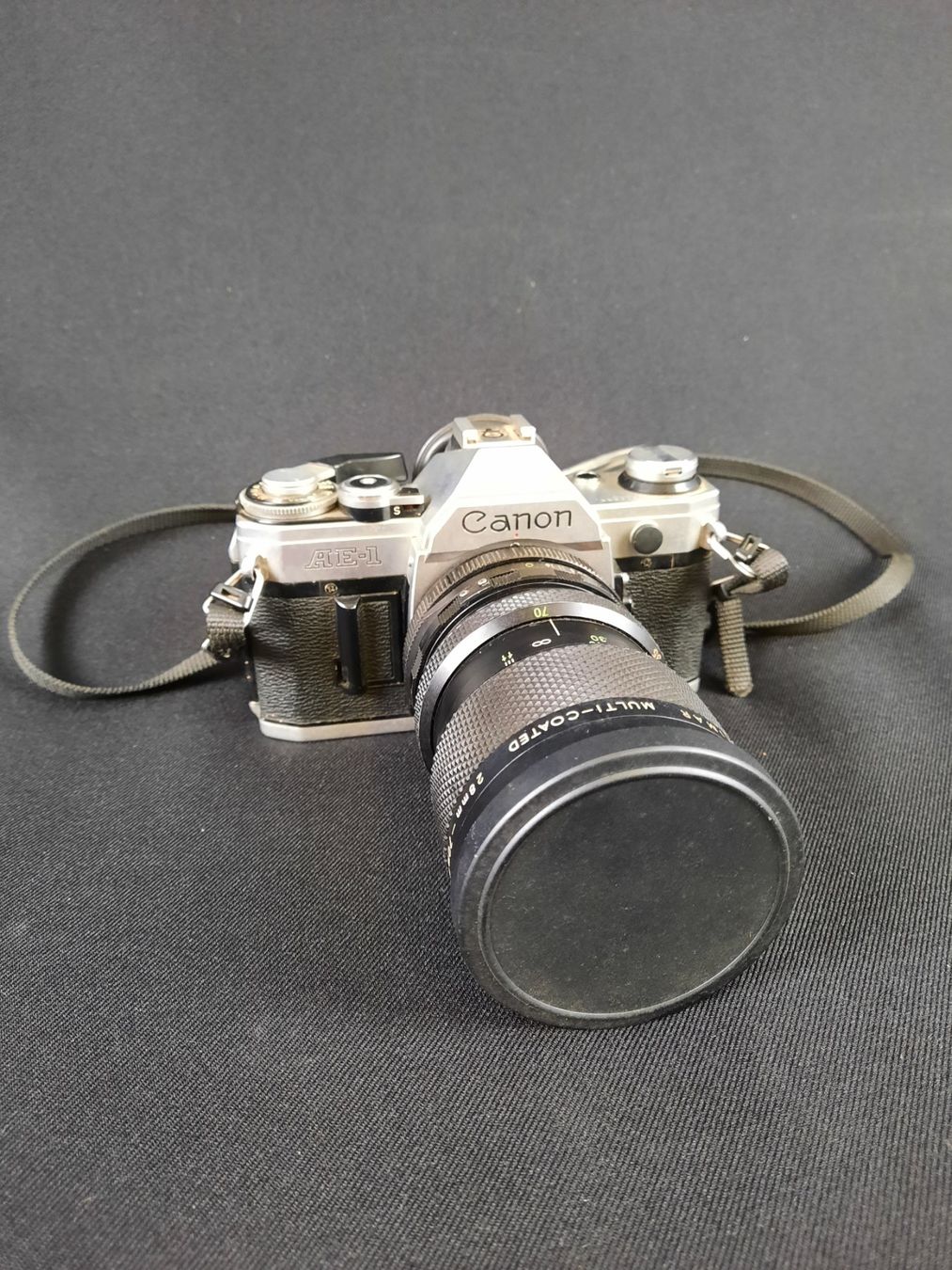 Canon Kamera: CANON AE-1 Analog Spiegelreflexkamera – Gebraucht aus Beinwil am See von Restwert_Beinwil