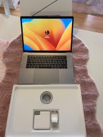 MacBook Pro 15” (2017) – i7, 16 GB RAM, 512 GB SSD