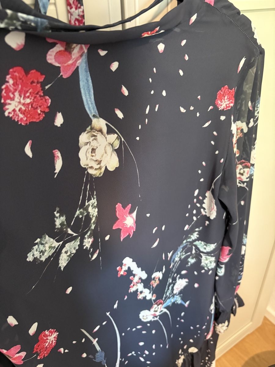 Vestiti: Beautiful dress with flowers – Usato da Rolle venduto da gos_2xy5 5