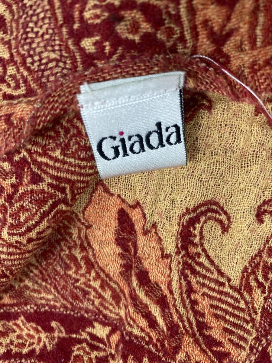 Foulard & Sciarpe: Giada Wolle Schal 🌸 – Usato da Opfikon venduto da Luis144 5