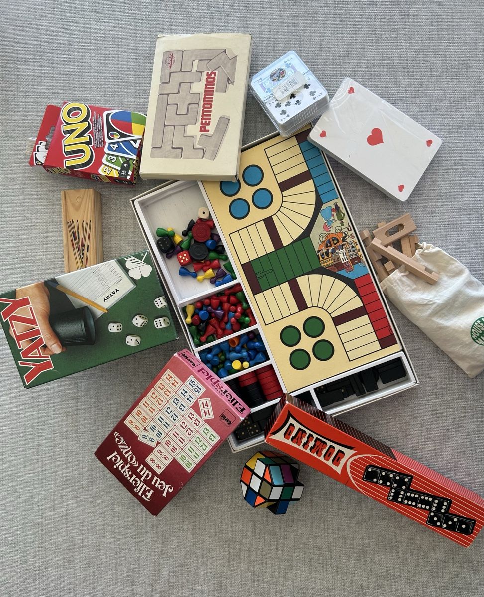Giochi: Spiele  – Usato da Hünenberg See venduto da Fichten