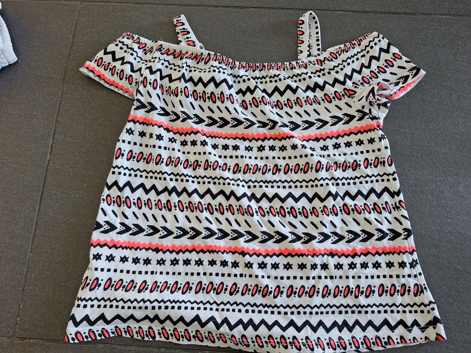Lotti & Set di vestiti: Mädchen Kleiderpaket, Gr. 134 / 140 – Usato da Brittnau venduto da Norge77 2