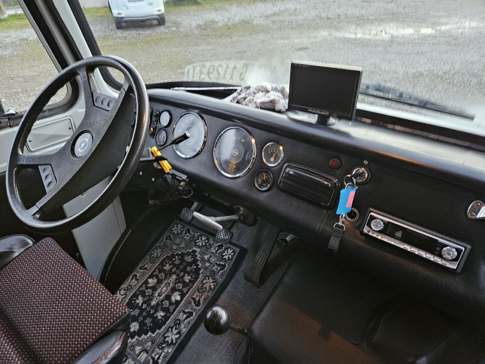 Opel Veicoli da campeggio: Opel Blitz 1973 Wohnmobil – Usato da Kölliken venduto da 7-ELEVEN 3