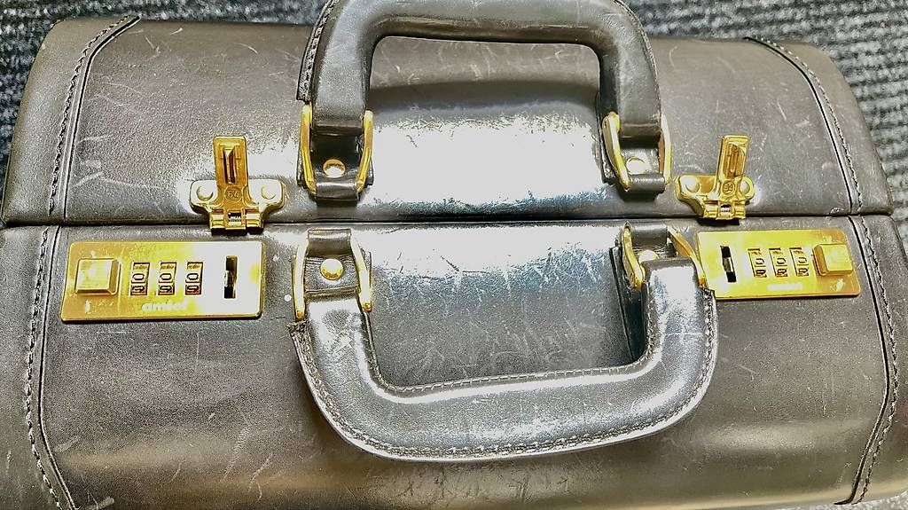 Altro in Aeronautica: Antiker Leder Handkoffer – Usato da Aeschi SO venduto da sim_sp26 1