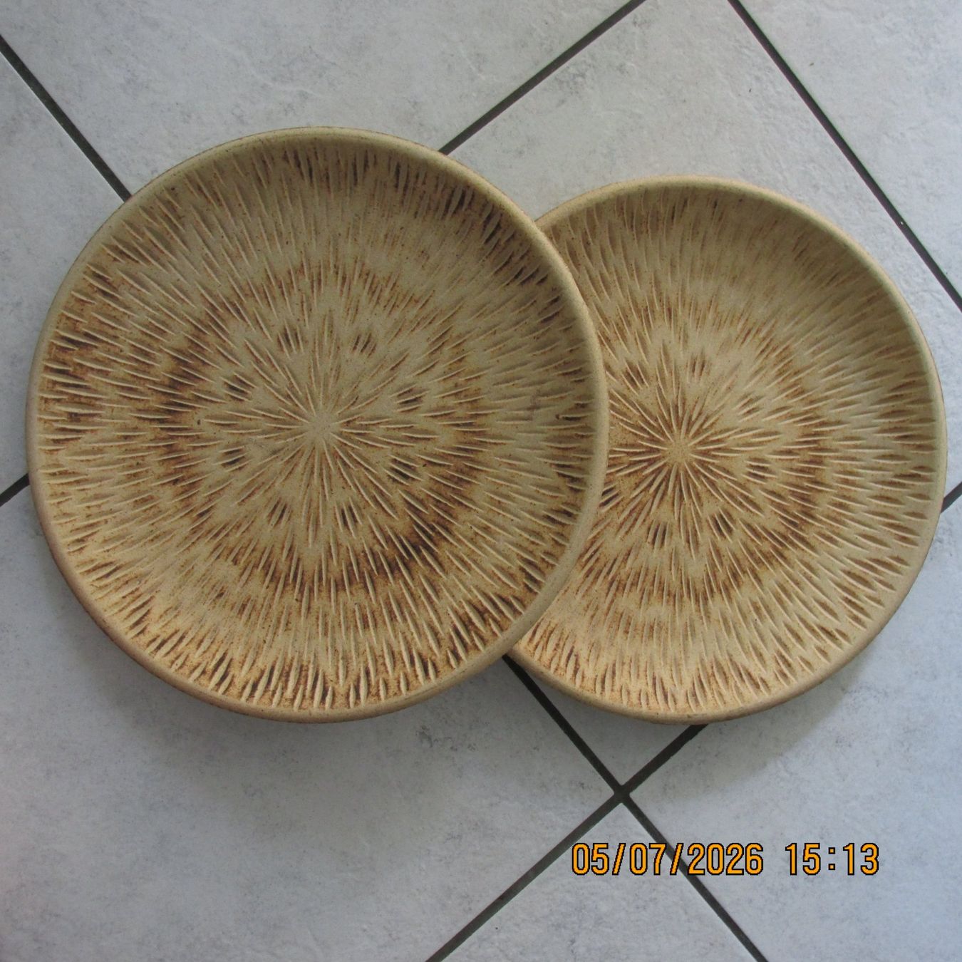 Migros Tutte le decorazioni: 2 Teller Holz beige Muster neu, Deko – Nuovo (secondo la descrizione) da Galgenen venduto da Forflowers