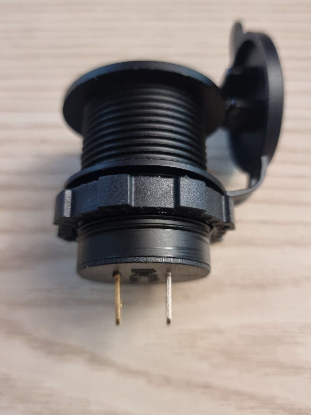 Sonstiges Campingzubehör: USB Einbaudose / Ladebuchse 12V DC Anschluss  NEU – Neu und originalverpackt aus Hagenbuch ZH von cougar1 2