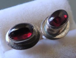 Granat Silber 925 Ohrstecker 9 x 7 mm