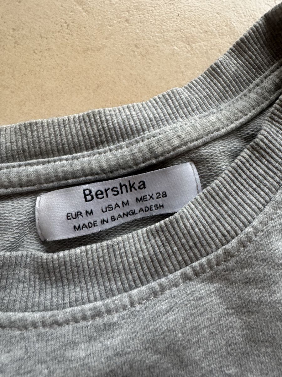 Bershka Maglioni & Felpe: crop top bershka gris – Usato da Lonay venduto da nei_79jc 1