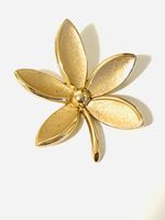 Vintage 1960’s Trifari Gold Flower Brooch