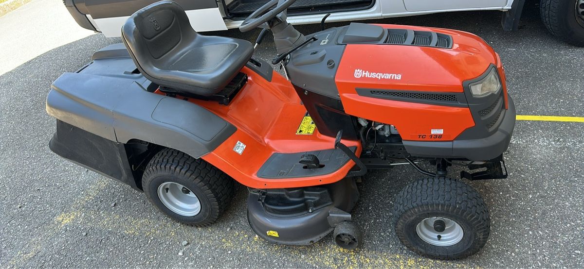 Husqvarna Tagliaerba: Rasentraktor Husqvarna TC 138 – Usato da Grossdietwil venduto da kawasaki-kfx 1