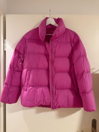 Uniqlo ultra light down jacket