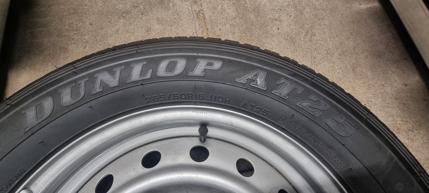 Pneumatici & Ruote complete: Reserverad Isuzu D-Max 265/60R18 110H – Nuovo (secondo la descrizione) da Cham venduto da Imholz-Autohaus 3