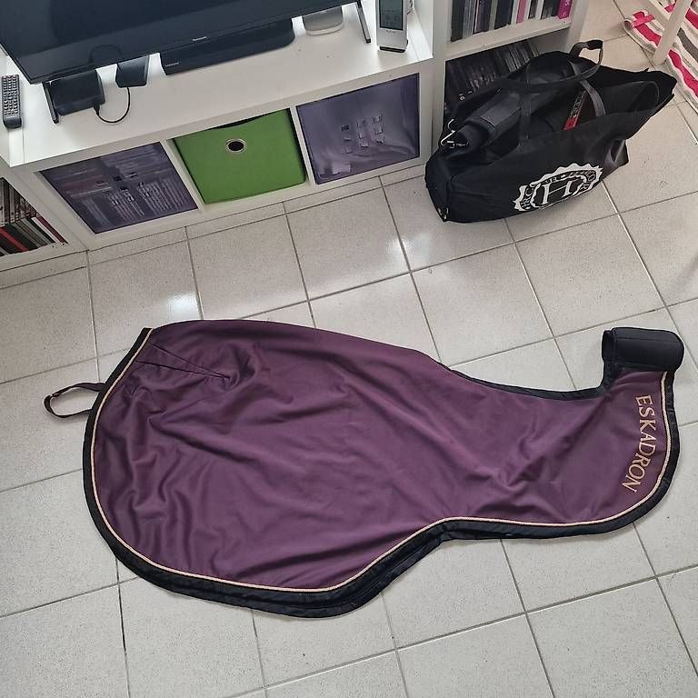 Eskadron Coperte: Equitation: Couvre-reins Eskadron polaire – Usato da Commugny venduto da sha_ry9t 1