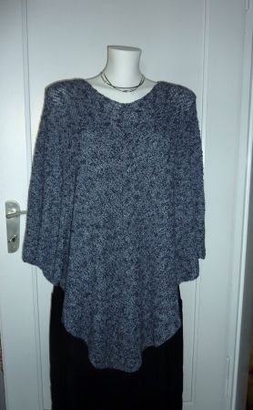 Strick-Cape/ Poncho  von NILE neu