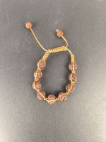 Armband mit Perlen