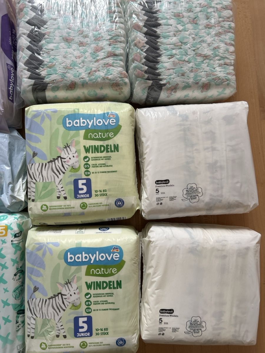 Windeleimer & Windeln: Windeln originalverpackt – Neu (gemäss Beschreibung) aus Stäfa von mcfish78 2