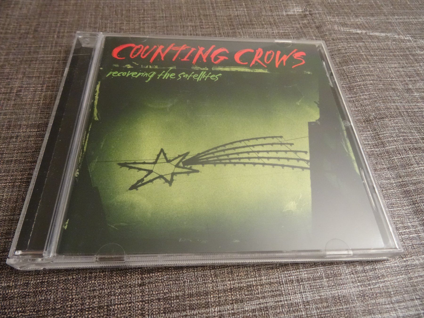 CD: Counting Crows - Recovering the Satellites - CD – Usato da Olten venduto da Disc-Ausverkauf