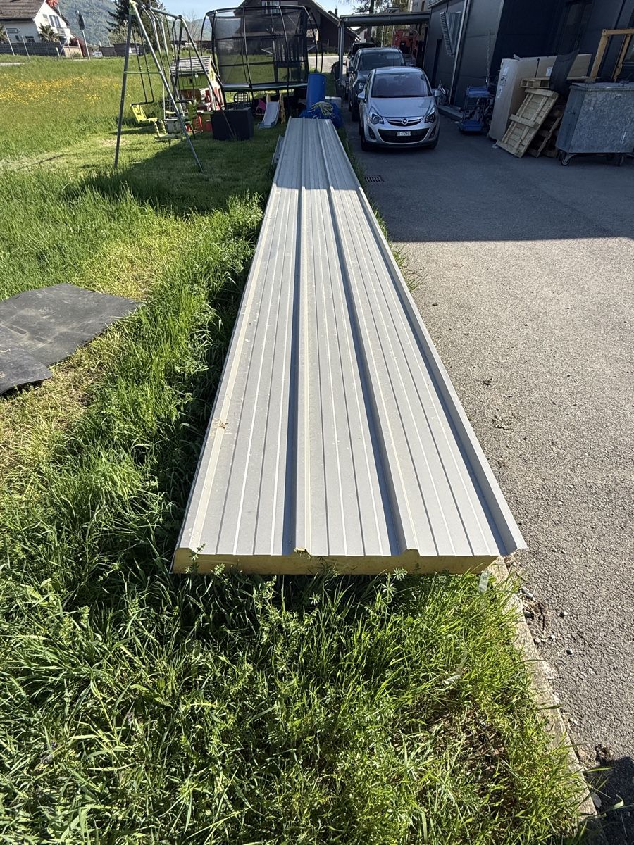 Autres matériaux de construction: Dachpaneele Kingspan 140mm – D'occasion à Niederbipp par Baca3 4