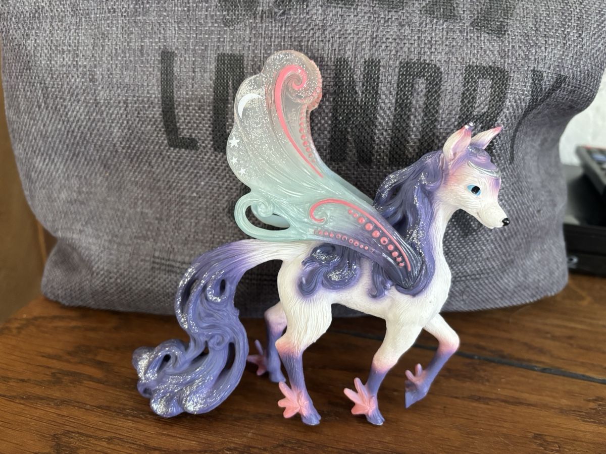 Schleich Statuette: Schleich Figur Pferd mit Flügeln  – Usato da Leuzigen venduto da Fjleu