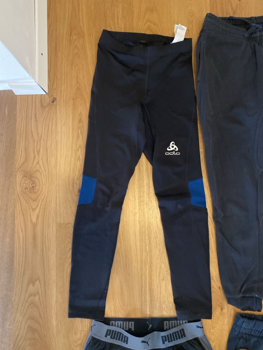Lotti di vestiti: Sporthosen Set 4 Stk. Grösse S – Usato da Riehen venduto da Joel_111 1