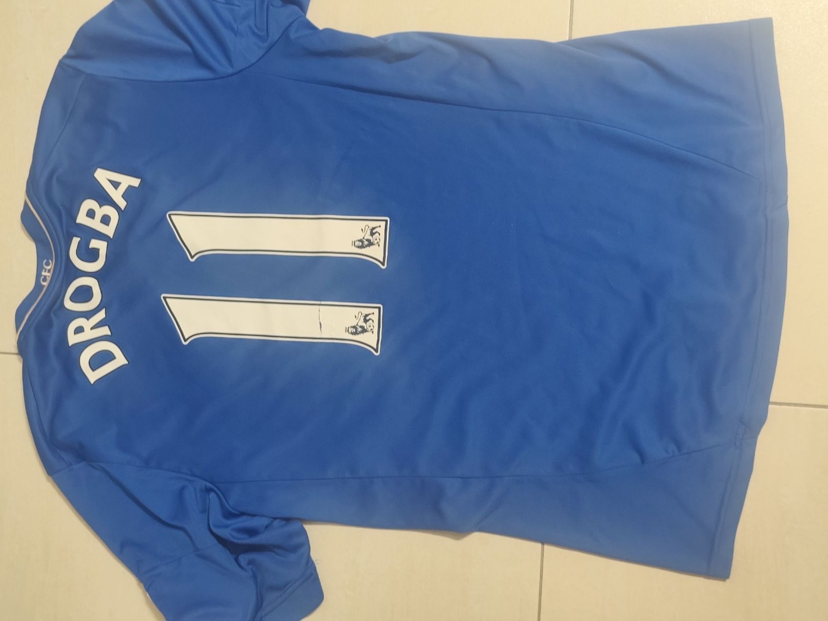 Maillots de corps & Pantalons: Trikot Drogba,PSG,Boateng,Ronaldo – D'occasion à Laupen BE par lte_5wm9 2