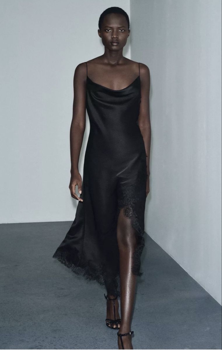 Zara Robes: Zara satiniertes Kleid – Neuf avec emballage d'origine à Buchs AG par Belinay 7