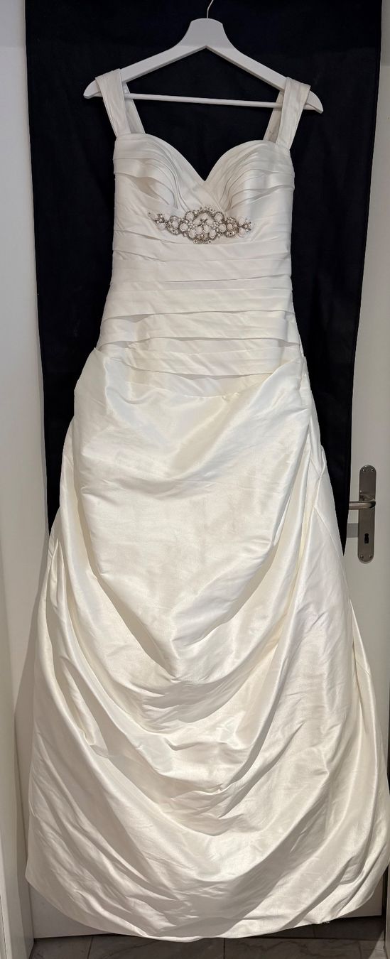 Vestiti: Neues , wunderschönes Brautkleid ✨ – Nuovo (secondo la descrizione) da Schaan venduto da chinchillali