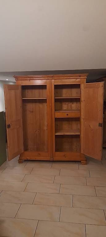 Armadi: Armoire Fribourgeoise – Usato da Sorens venduto da nda_dr2f 2