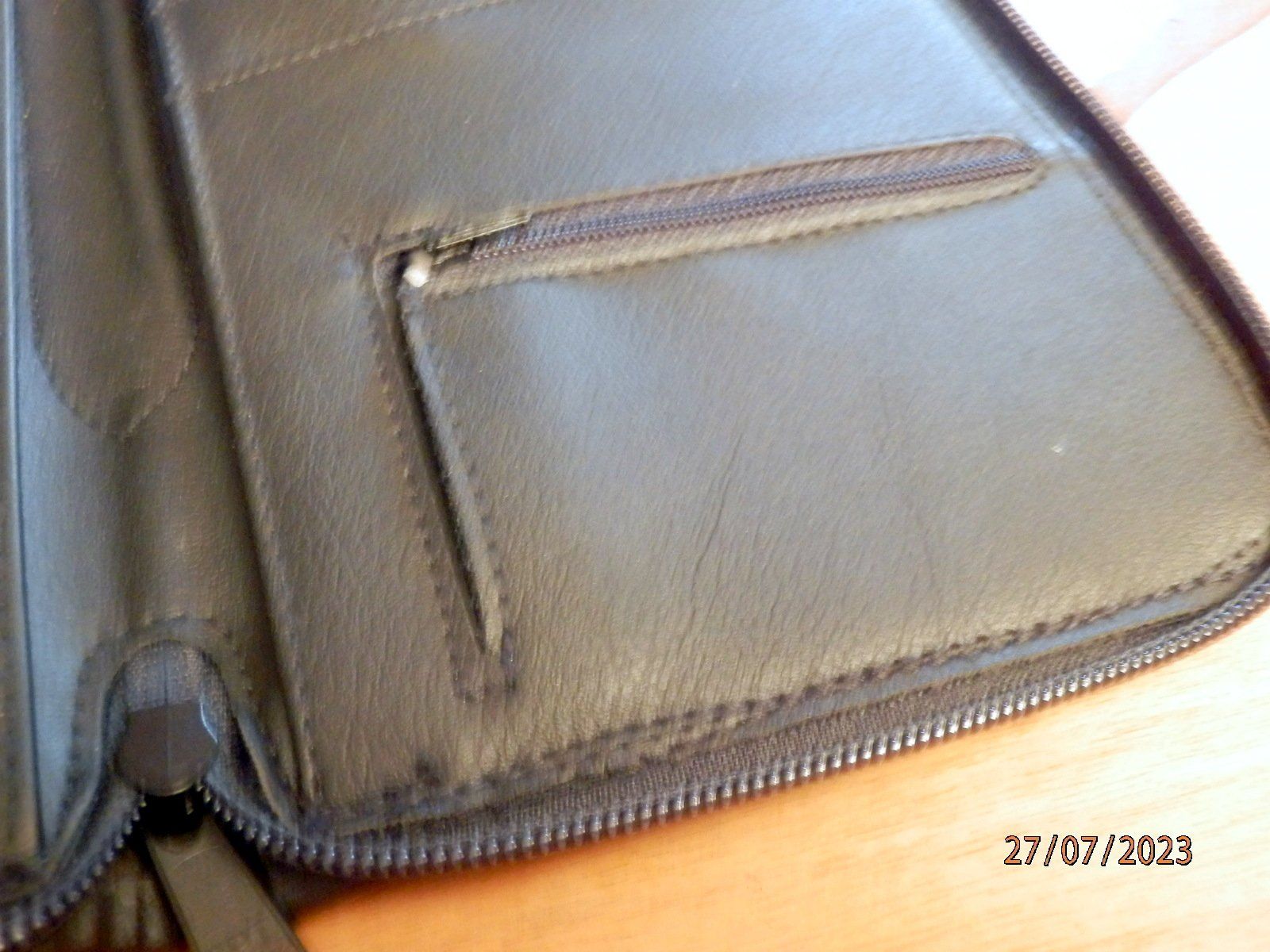 Portafogli: Geldbörse, Portmonnaie oder Brieftasche, echt Leder neu – Nuovo e nell'imballaggio originale da Ueberstorf venduto da dinbau 2