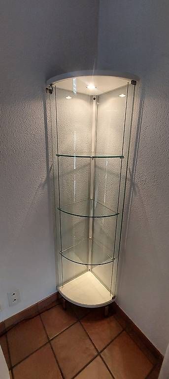Vitrinen: Eckvitrine – Gebraucht aus Quartino von matepetra 1