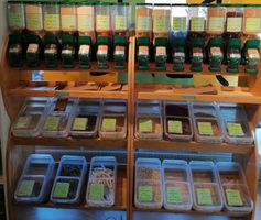 Offenverkauf, unverpackt, Schüttbehälter, Zero Waste, Markt