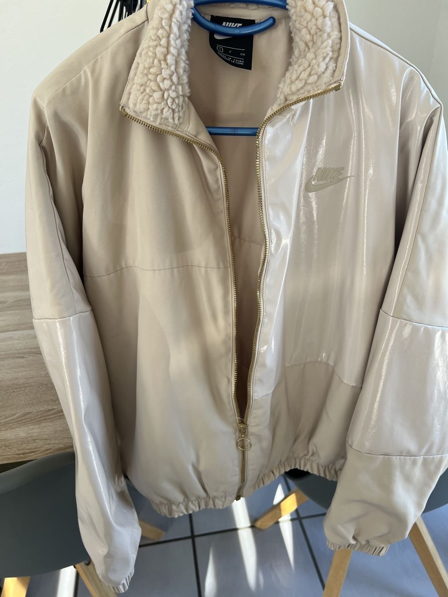 Nike Giacche: Nike Jacke beige gr.S  – Usato da Diegten venduto da kip_wg9z 1