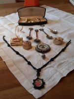 Konvolut alter Schmuck und Anderes.