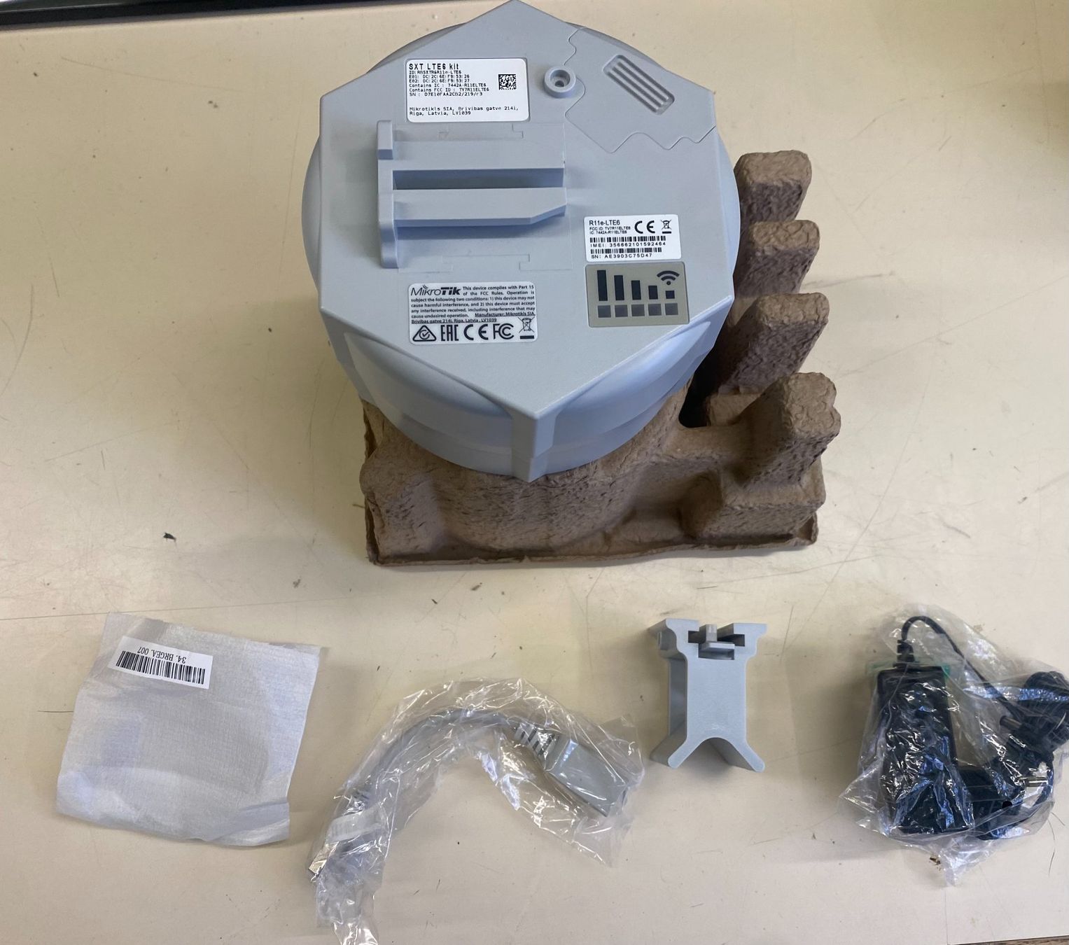 Mikrotik Modem & Router: Antenne Mikrotik SXT LTE6 – Nuovo (secondo la descrizione) da Bex venduto da 1_style