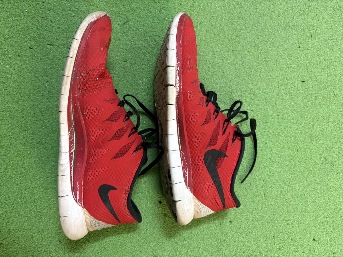 Nike Herrenschuhe: Nike Free Run Nikeid Gr.44 / US 10 / 28cm Rot – Gebraucht aus Winterthur von Teflonbrauer 2