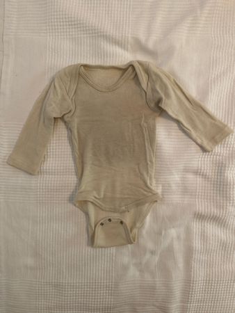 Baby Body Wolle Seide beige Langarm gebraucht Zustand Gr 74