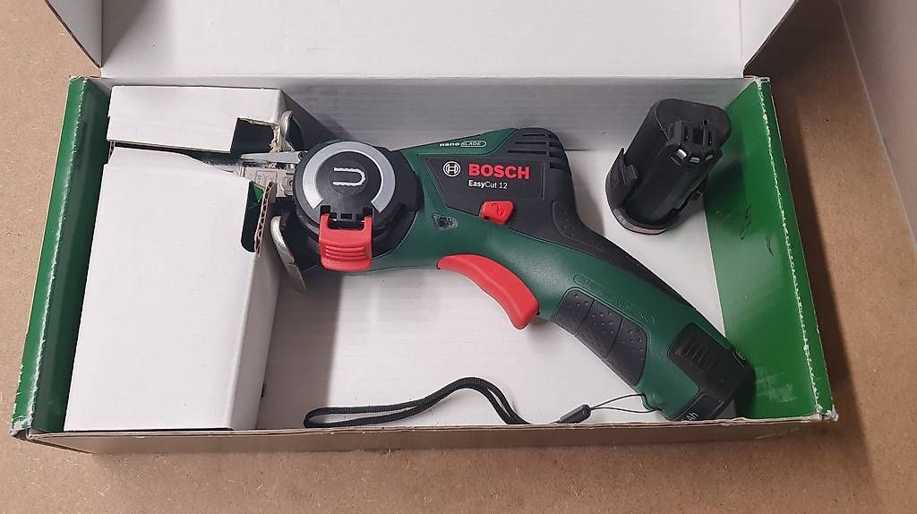 Bosch Seghe: Scie Bosch EasyCut 12 – Usato da Mont-sur-Rolle venduto da Bad_Food 1