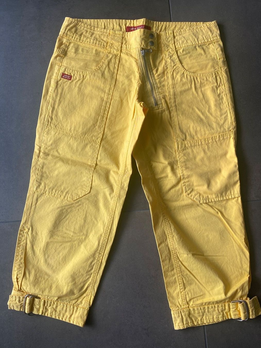 Miss Sixty Jeans: Miss sixty pantacourt taille 27 – Nuovo (secondo la descrizione) da Delémont venduto da Ma_LoU.01