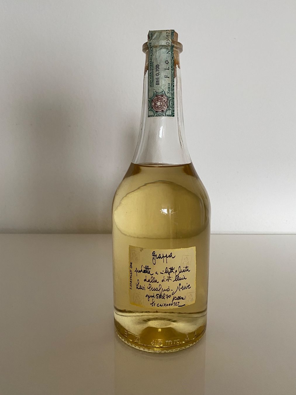 Romano Levi Bevande alcoliche: Romano Levi Grappa von 2001 – Usato da Zürich venduto da Smilejocker