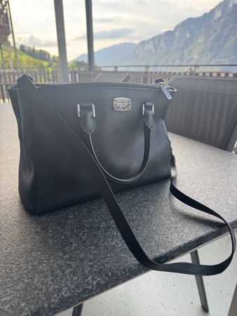 Michael Kors Handtasche schwarz – inkl. Schulterriemen