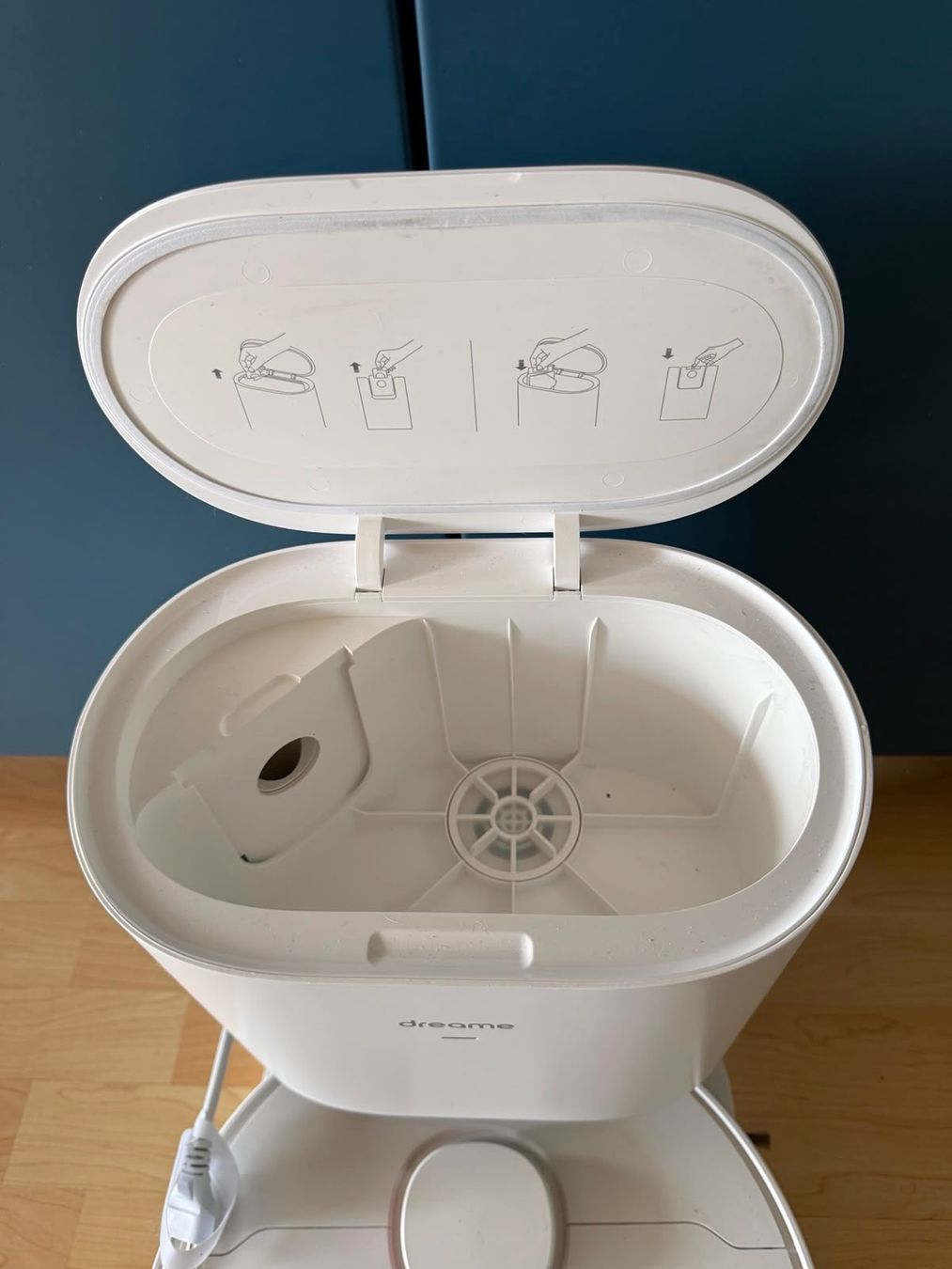 Dreame Aspirapolveri & Accessori: Dreame  D10 plus mit Absaugstation, – Usato da Herzogenbuchsee venduto da Derdas1 2