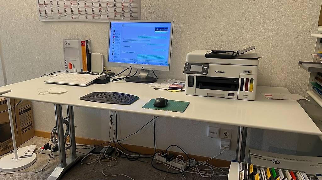 Scrivanie: 1-2 Bürotische weiss, TAKE OFF – Usato da Zürich venduto da fleurance01 1