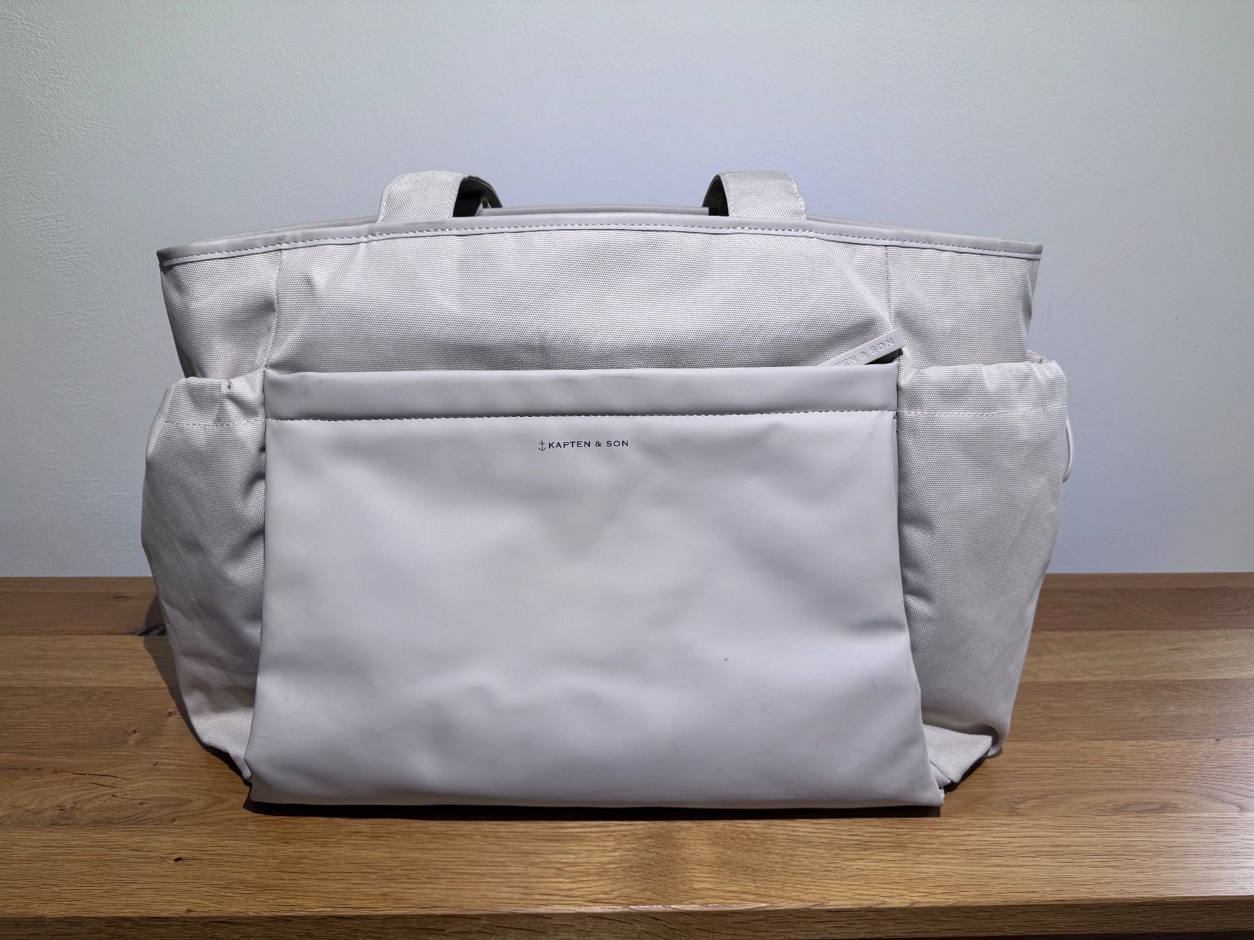 Kapten & Son Sacs femmes: Kaptn & Son Hellvi Pro Large Sandstone – D'occasion à Hombrechtikon par Cara2005