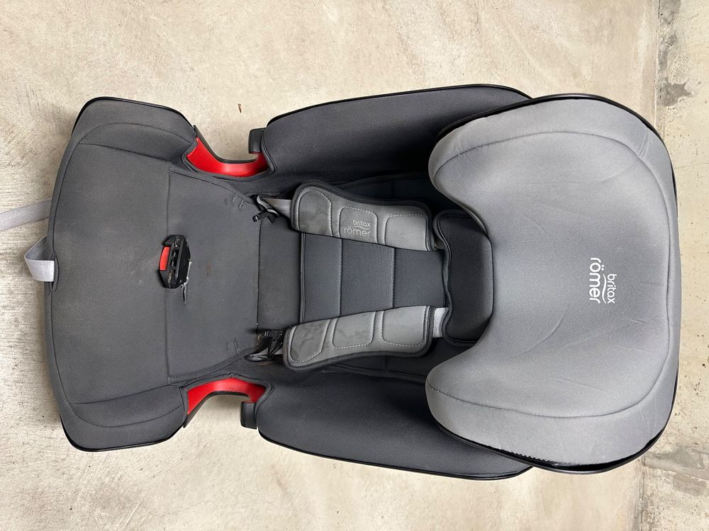 Britax Römer Advansafix IV R Kindersitz Grau (Gebraucht) in Maur